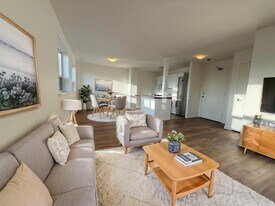 283 Gilmour Av in Toronto, ON - Building Photo