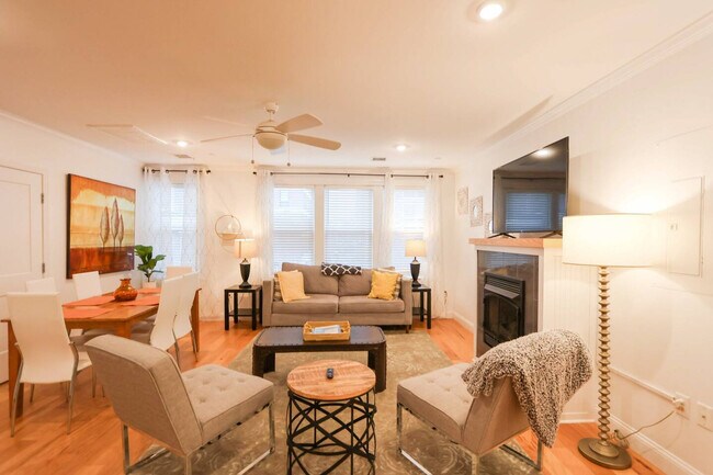 1008 Tremont St in Boston, MA - Building Photo - Building Photo