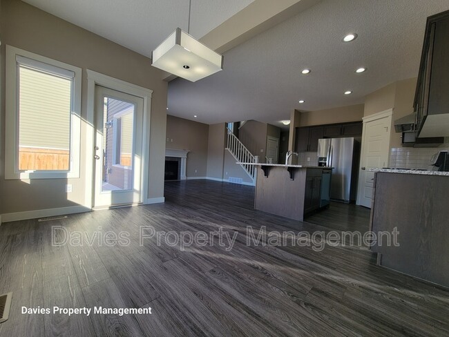 4519 Saly Pl S W in Edmonton, AB - Building Photo - Building Photo