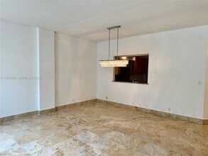 3700 Island Blvd in Aventura, FL - Building Photo - Building Photo