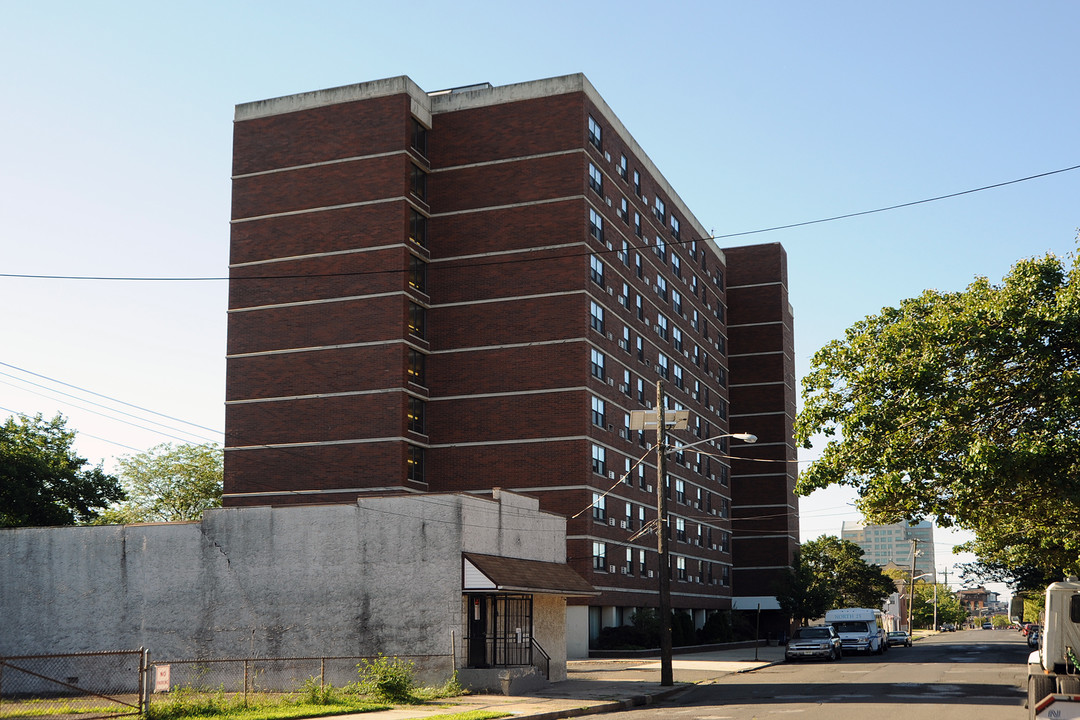 North 25 Apartments in Trenton, NJ - Building Photo