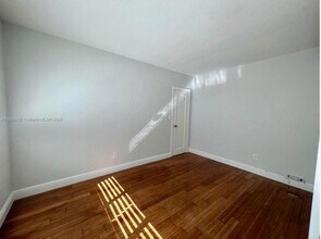 7315 Carlyle Ave in Miami Beach, FL - Building Photo - Building Photo