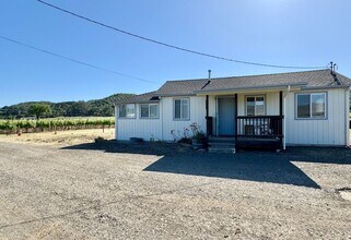 6061 Solano Ave in Napa, CA - Building Photo - Building Photo