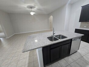 9126 Monarch Field Ln in Cypress, TX - Foto de edificio - Building Photo