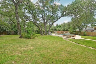 8703 El Rey Blvd in Austin, TX - Building Photo - Building Photo