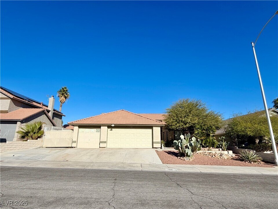 7108 Trading Post Ln in Las Vegas, NV - Building Photo