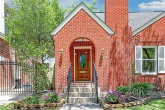 2908 Albans Rd in Houston, TX - Building Photo - Building Photo