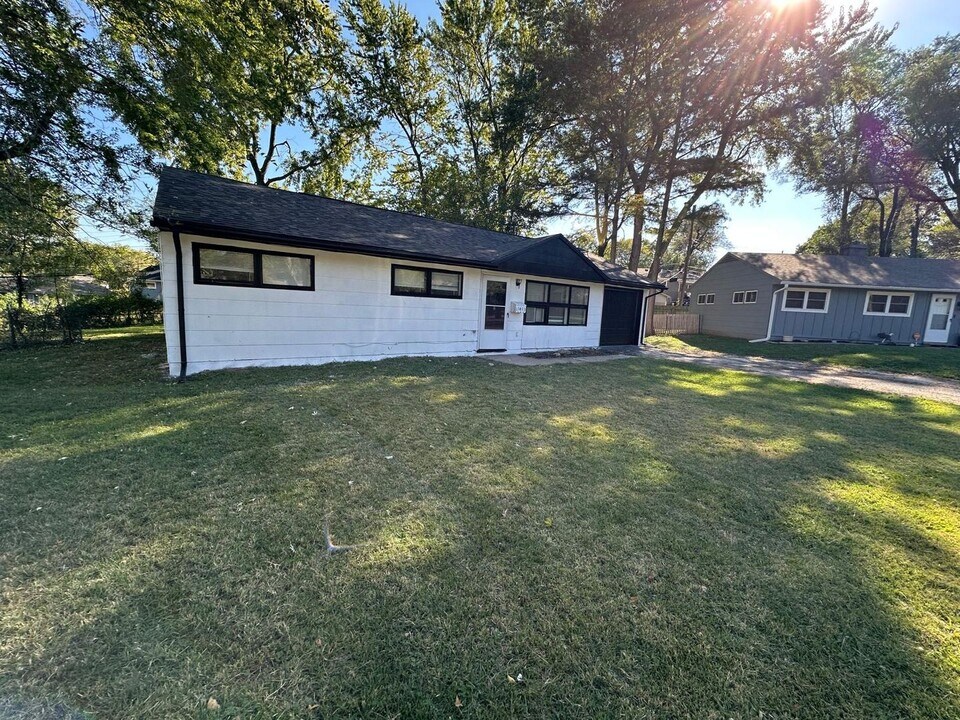 11413 Delmar Cir in Kansas City, MO - Building Photo