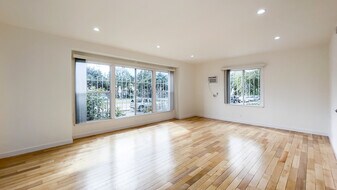 5701 S San Vicente Blvd in Los Angeles, CA - Building Photo