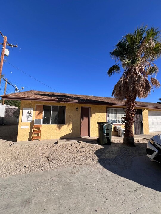 66300 4th St in Desert Hot Springs, CA - Building Photo