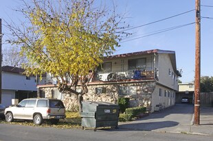 2110 Sahara Way in Santa Clara, CA - Building Photo