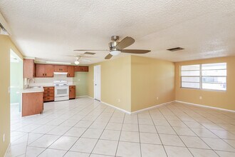 3724 Redwood Dr in Holiday, FL - Building Photo - Building Photo
