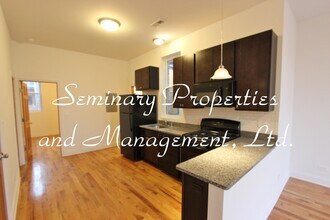 4502-04 N Paulina in Chicago, IL - Building Photo - Interior Photo