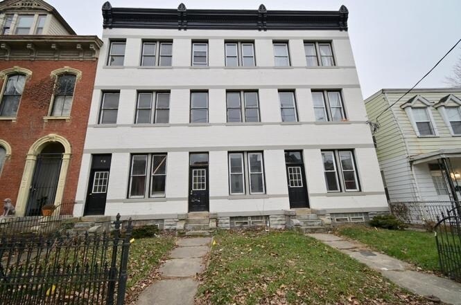 918-920 Washington Ave in Newport, KY - Building Photo