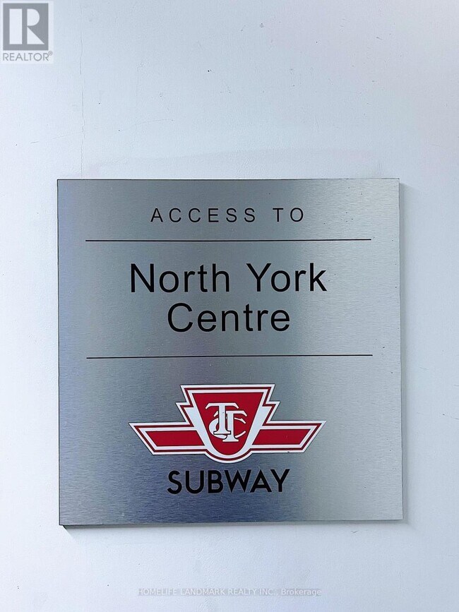 18 Hillcrest Ave in Toronto, ON - Building Photo - Building Photo