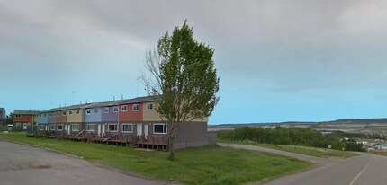 Dawson Townhomes in Dawson Creek, BC - Building Photo - Building Photo