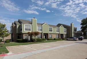 Country Trail in Carrollton, TX - Building Photo