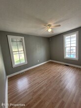 920 S 16th St photo'