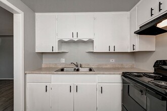 1613 Joliet St in Aurora, CO - Building Photo - Building Photo