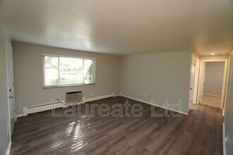 761 Oak St, Unit Unit D in Lakewood, CO - Foto de edificio - Building Photo