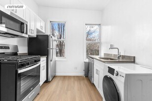 190 Stockholm St in Brooklyn, NY - Building Photo