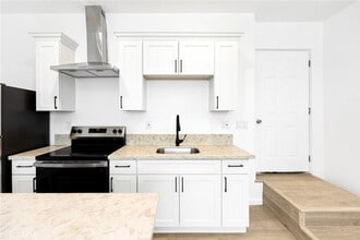 1375 N Mentor Ave, Unit A in Pasadena, CA - Building Photo - Building Photo