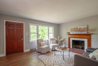 238 Old Lynchburg Rd in Charlottesville, VA - Building Photo - Building Photo