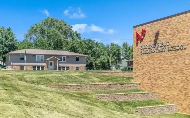 1700 E 12th St, Unit 1 in Sioux Falls, SD - Building Photo - Building Photo