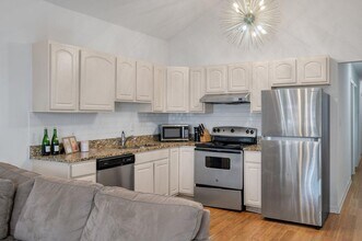 9 Humphrey Ct in Charleston, SC - Building Photo - Building Photo