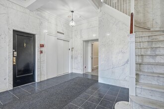 70 Fenway, Unit 70 Fenway Unit 51 in Boston, MA - Foto de edificio - Building Photo