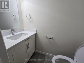 53 Sarrazin Way in Ottawa, ON - Building Photo - Building Photo