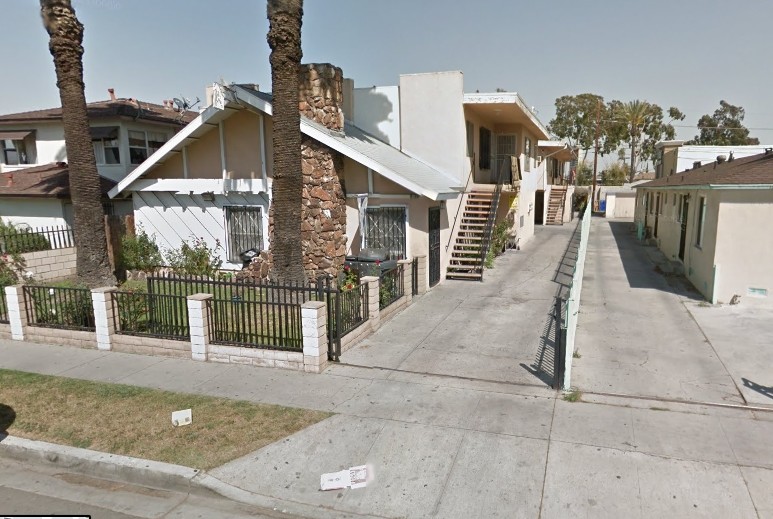 10726 Barlow Ave in Lynwood, CA - Foto de edificio