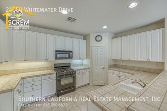 24050 Whitewater Dr in Santa Clarita, CA - Building Photo - Building Photo