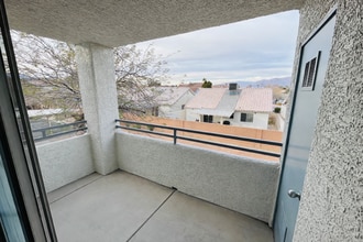 3318 N Decatur Blvd, Unit 2146 in Las Vegas, NV - Foto de edificio - Building Photo