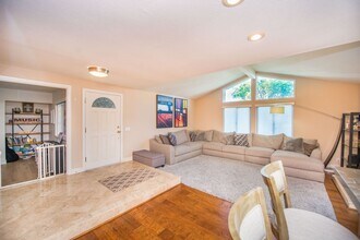 9202 Wintergreen Cir in Fountain Valley, CA - Building Photo - Building Photo