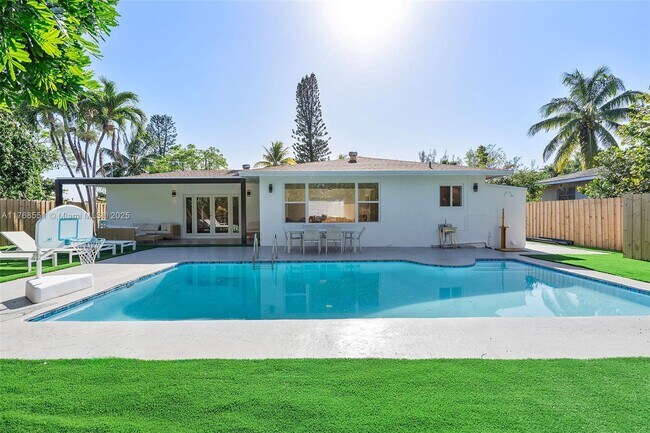 property at 10801 Peachtree Dr