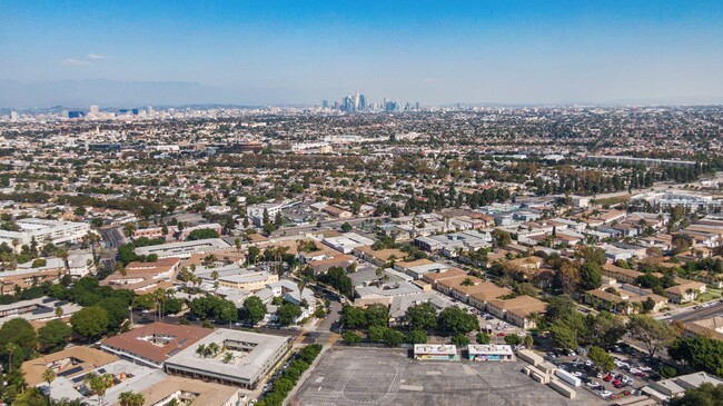 3888 Potomac Ave in Los Angeles, CA - Building Photo - Building Photo