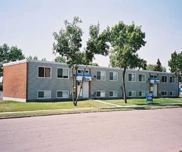 Jerry Place in Regina, SK - Building Photo