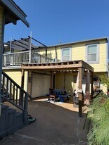 3720 Avenue P 1/2 Rear in Galveston, TX - Building Photo