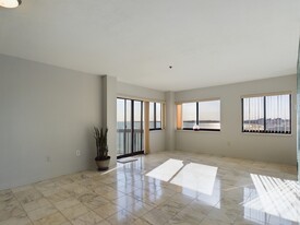 475 Revere St, Unit #1106A in Revere, MA - Building Photo