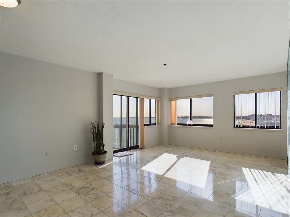 475 Revere St, Unit #1106A in Revere, MA - Foto de edificio