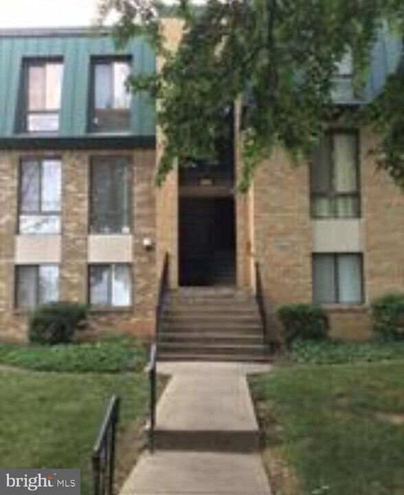 1018 Brinker Dr in Hagerstown, MD - Building Photo