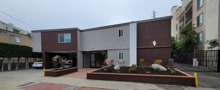 Arch Sunset Apartments in Studio City, CA - Foto de edificio - Building Photo