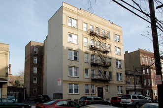 6406-6408 Dewey Ave in West New York, NJ - Building Photo - Building Photo