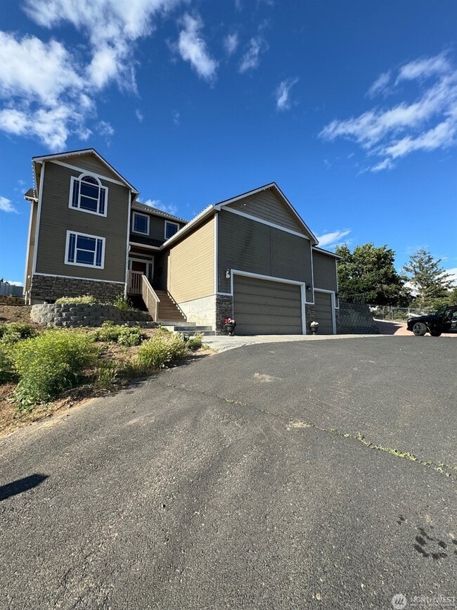 1801 S 76th Ave in Yakima, WA - Building Photo - Building Photo