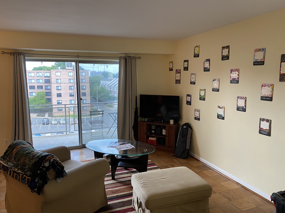 1931 N Cleveland St, Unit 606 in Arlington, VA - Building Photo