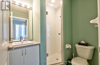 19-319 Grand Trunk Crescent in Toronto, ON - Building Photo - Building Photo