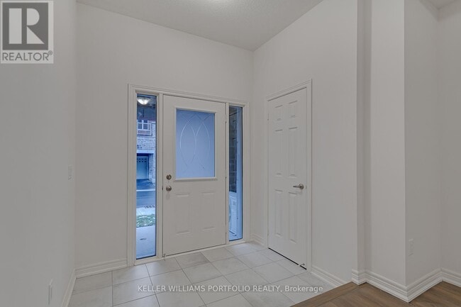 481 Manhattan Common in Oakville, ON - Building Photo - Building Photo