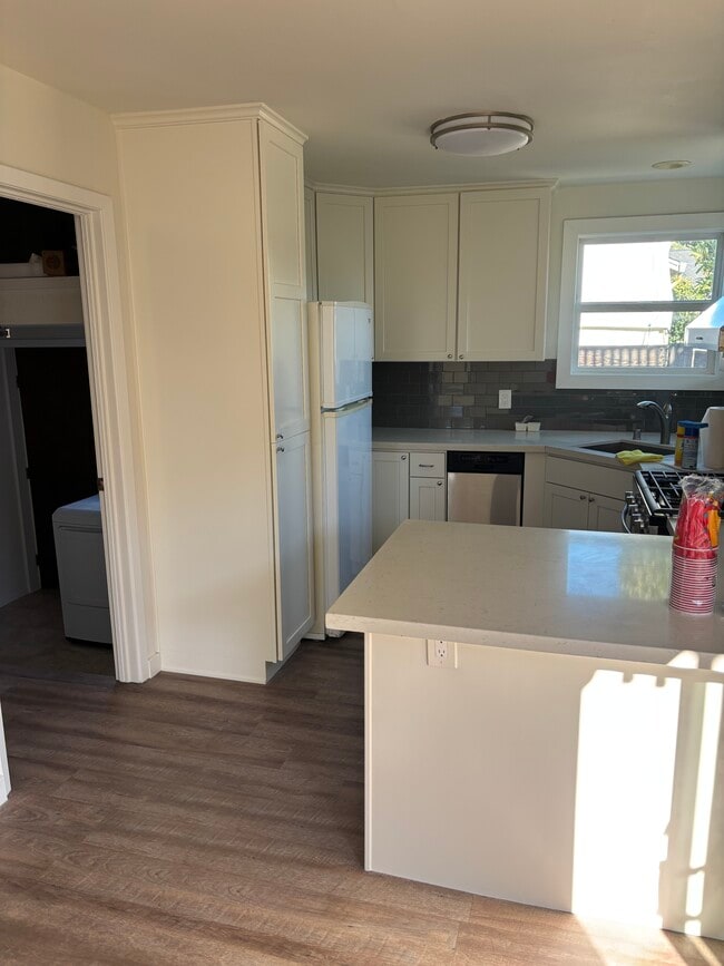 128 N Kingston St, Unit 128A N. Kingston St in San Mateo, CA - Building Photo - Building Photo