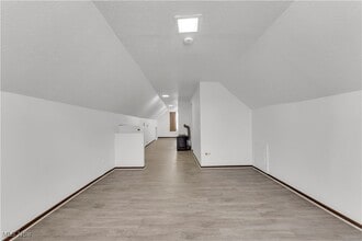 3292 W 105th St in Cleveland, OH - Building Photo - Building Photo